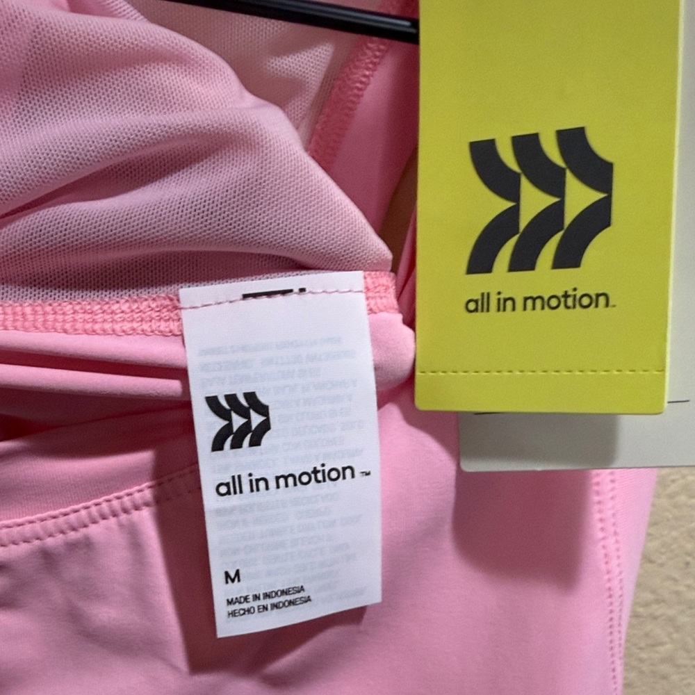 NWT all in motion Size Medium Mesh Racerback Scoop Neck Tank Top - Picture 2 of 7